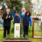 Inauguran espacio natural en Memoria de Paula Contreras Araya en el Colegio República de Grecia