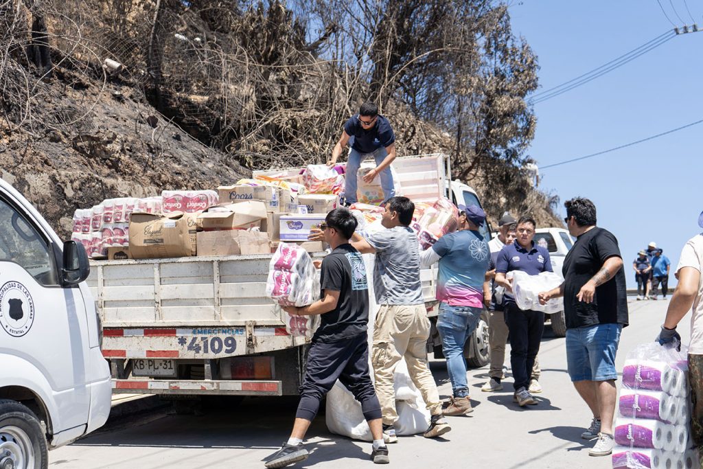 Fotografía 1 de 4: Las Cabras ayuda al sur en apoyo a familias afectadas por incendios en el Biobío