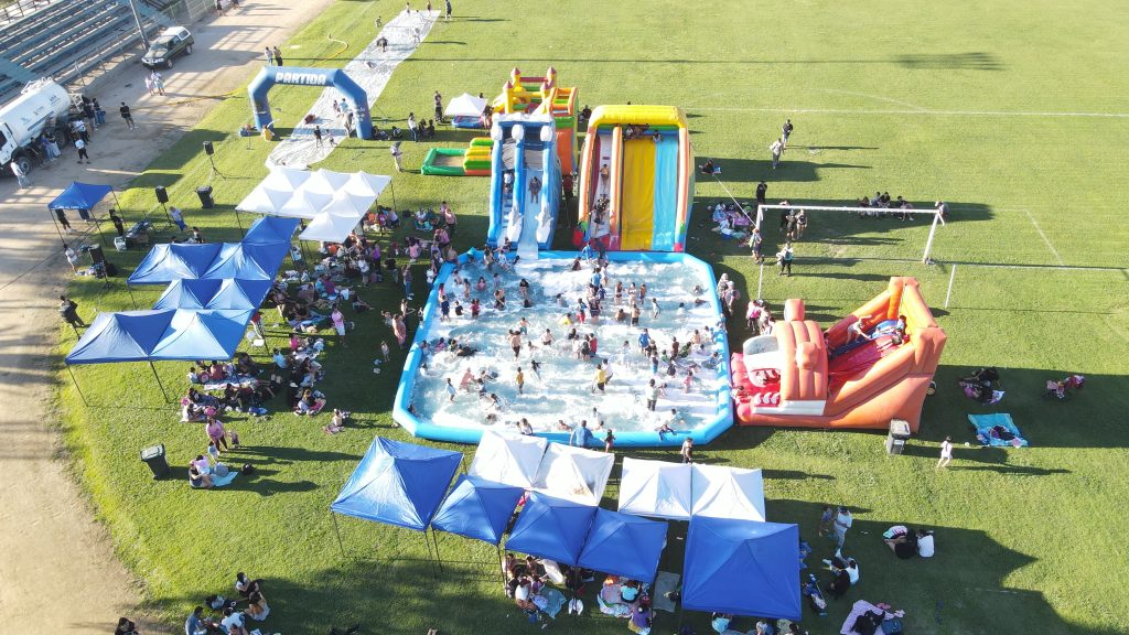 Fotografía 1 de 3: Las Cabras celebró el fin del Verano con un Parque Acuático Gratuito